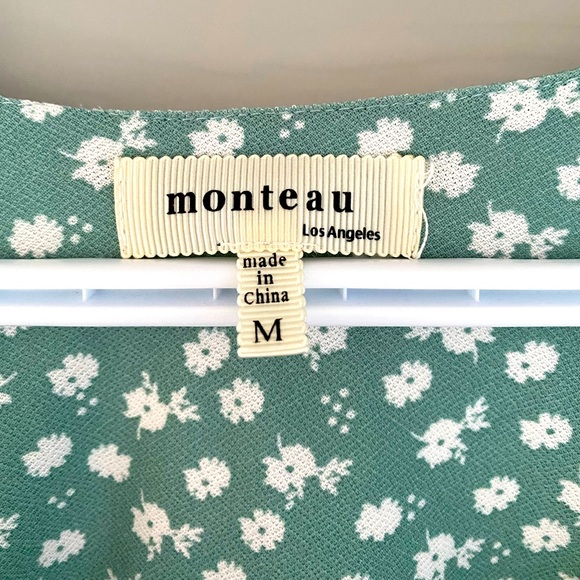 Monteau Mint Floral V-Neck Top Size Medium - Picture 5 of 5